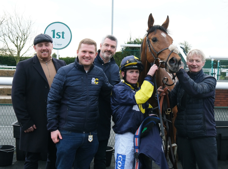 RC Syndicate Horse Dunstan posing with owners after winning at Southwell 2024